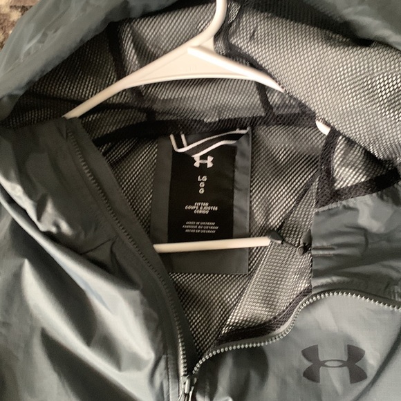 under-armor windbreaker - Picture 3 of 6